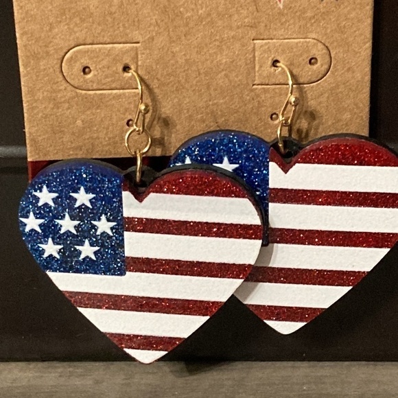 AMERICAN FLAG  HEARTS DANGLE GLITTERY ACRYLIC EARRINGS - Picture 2 of 10